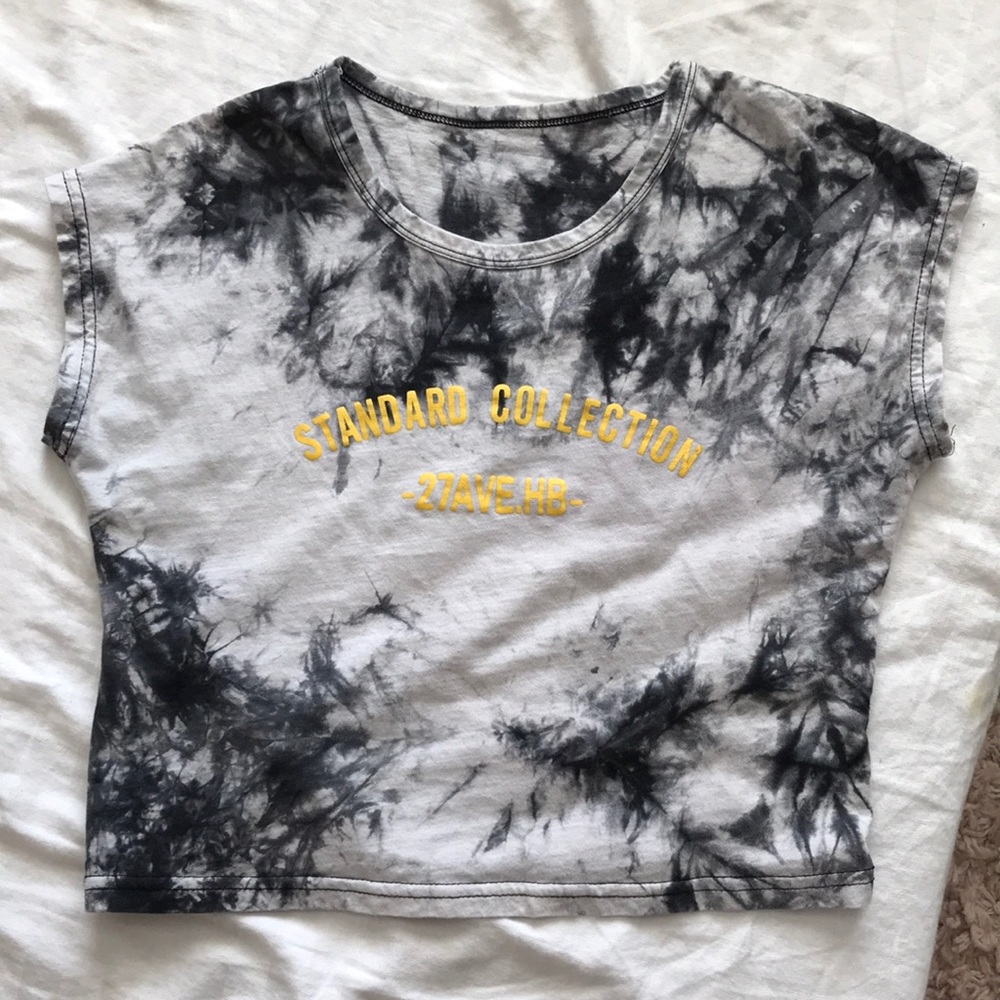 Black and white tie-dye t shirt
